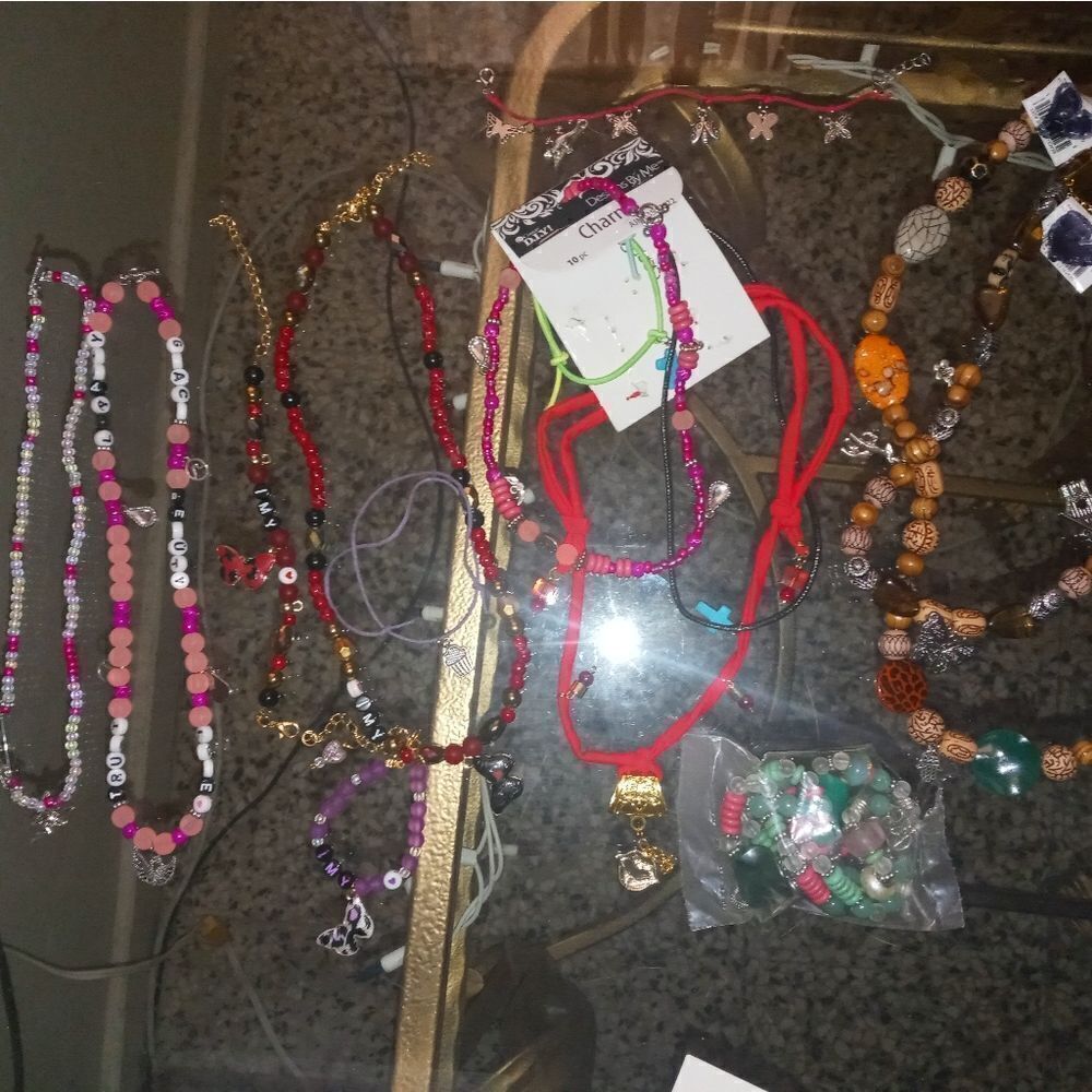 Randomized jewelry lot - Picture 2 of 7
